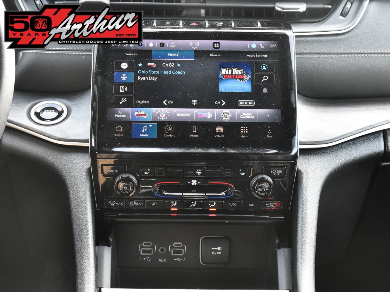 2024 Jeep Grand Cherokee L L LIMITED 4X4 Photo