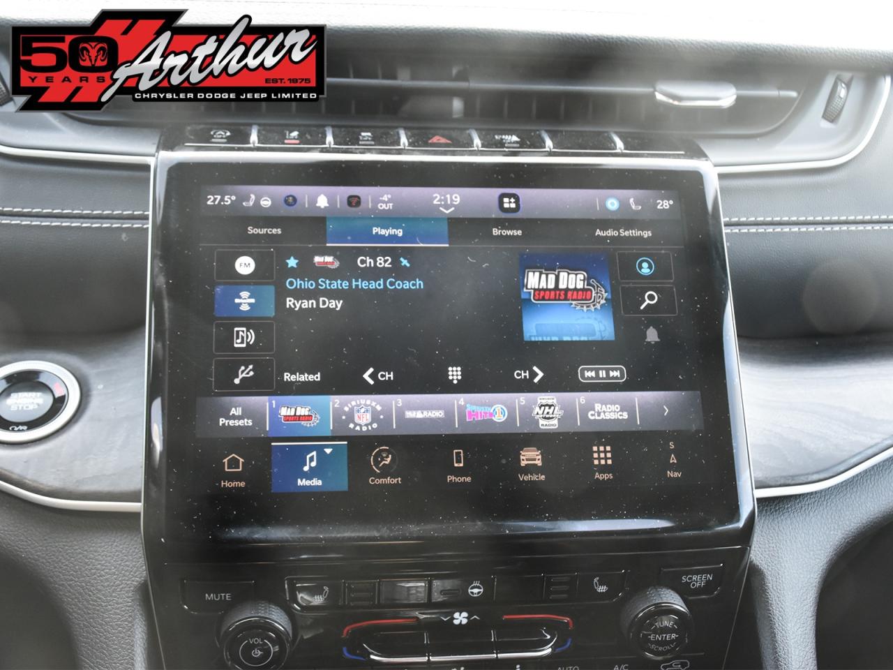 2024 Jeep Grand Cherokee L L LIMITED 4X4 Photo