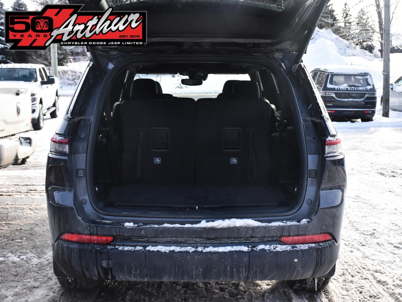 2024 Jeep Grand Cherokee L L LIMITED 4X4 Photo