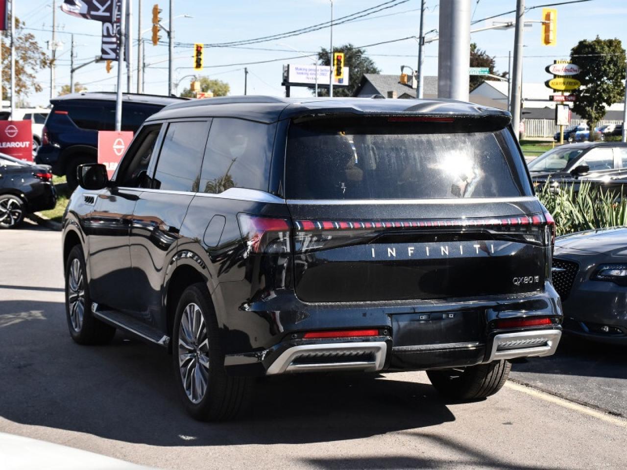 2025 Infiniti QX80 SENSORY AWD-Brown Leather  Navi  Sunroof  Fully Lo Photo3