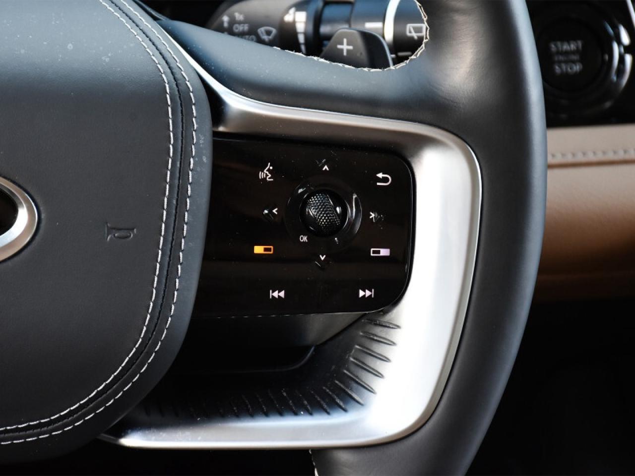 2025 Infiniti QX80 SENSORY AWD-Brown Leather  Navi  Sunroof  Fully Lo Photo