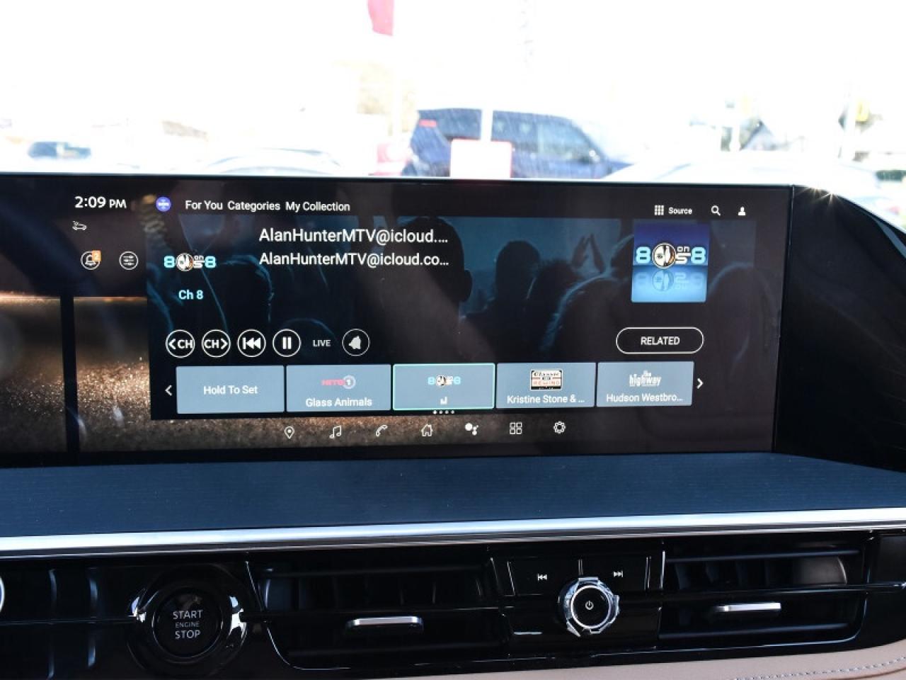 2025 Infiniti QX80 SENSORY AWD-Brown Leather  Navi  Sunroof  Fully Lo Photo