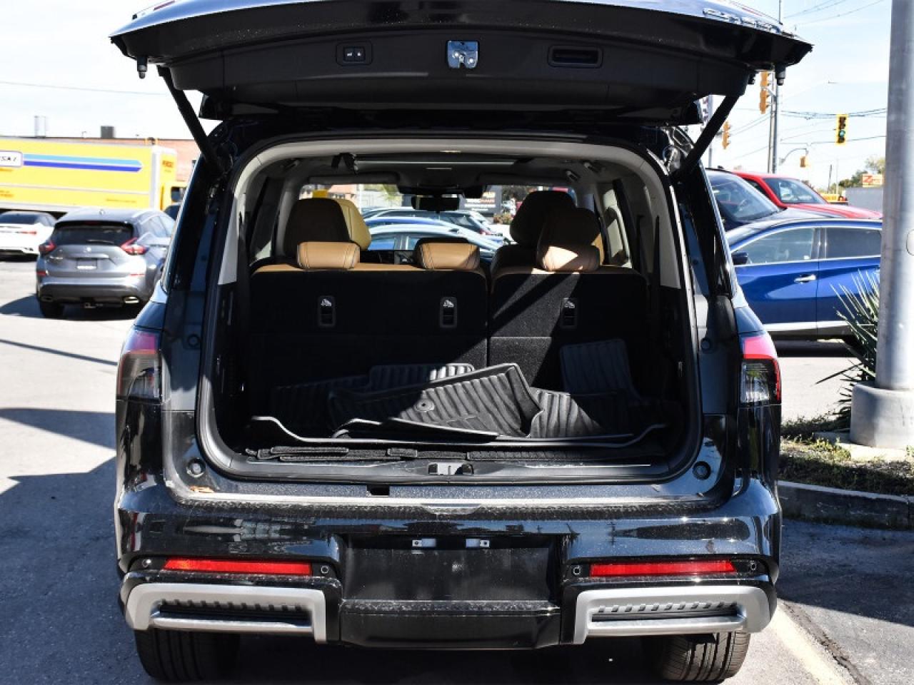 2025 Infiniti QX80 SENSORY AWD-Brown Leather  Navi  Sunroof  Fully Lo Photo