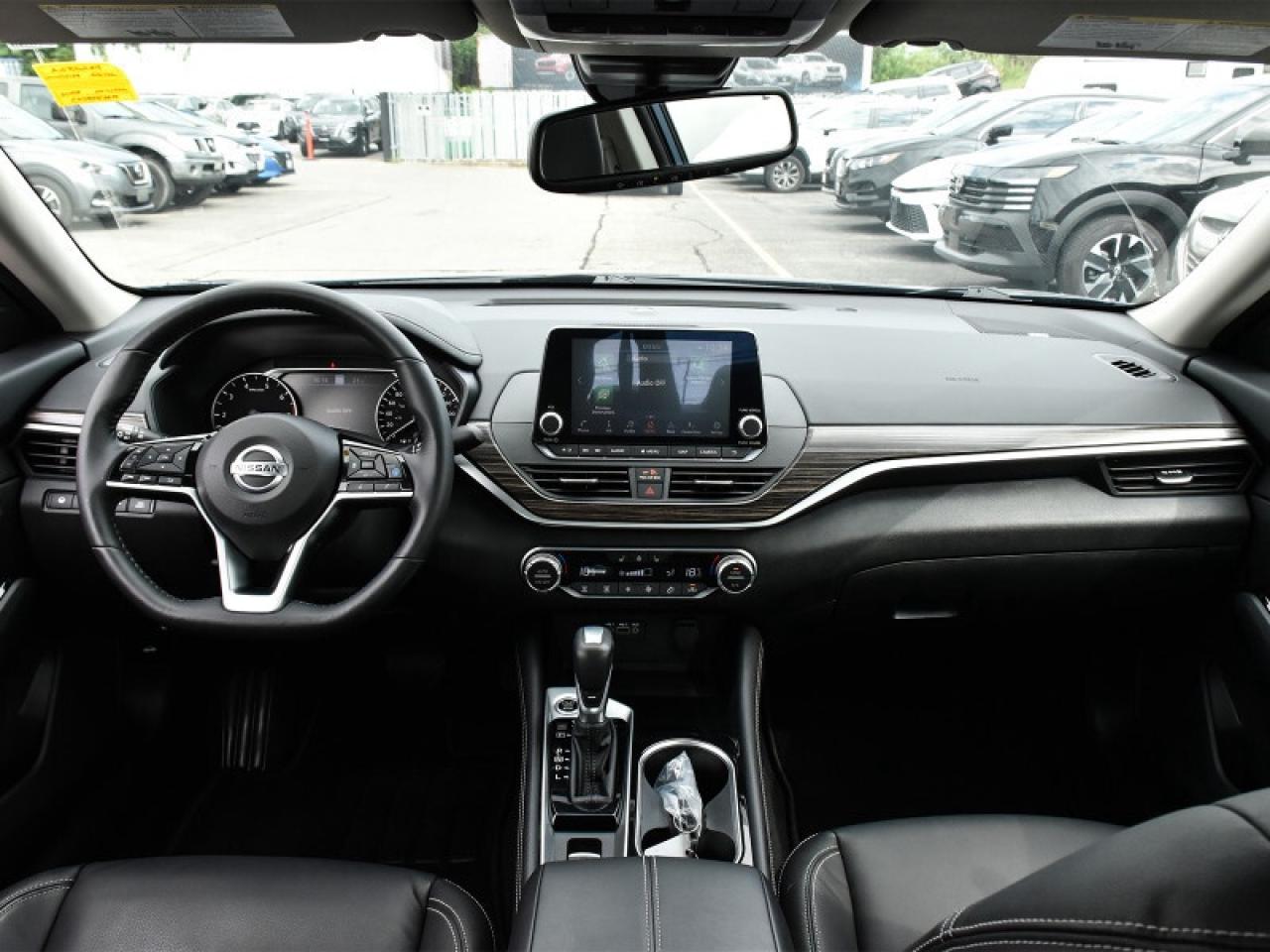 2022 Nissan Altima Platinum AWD-Leather  Navi  Roof  Fully Loaded Photo