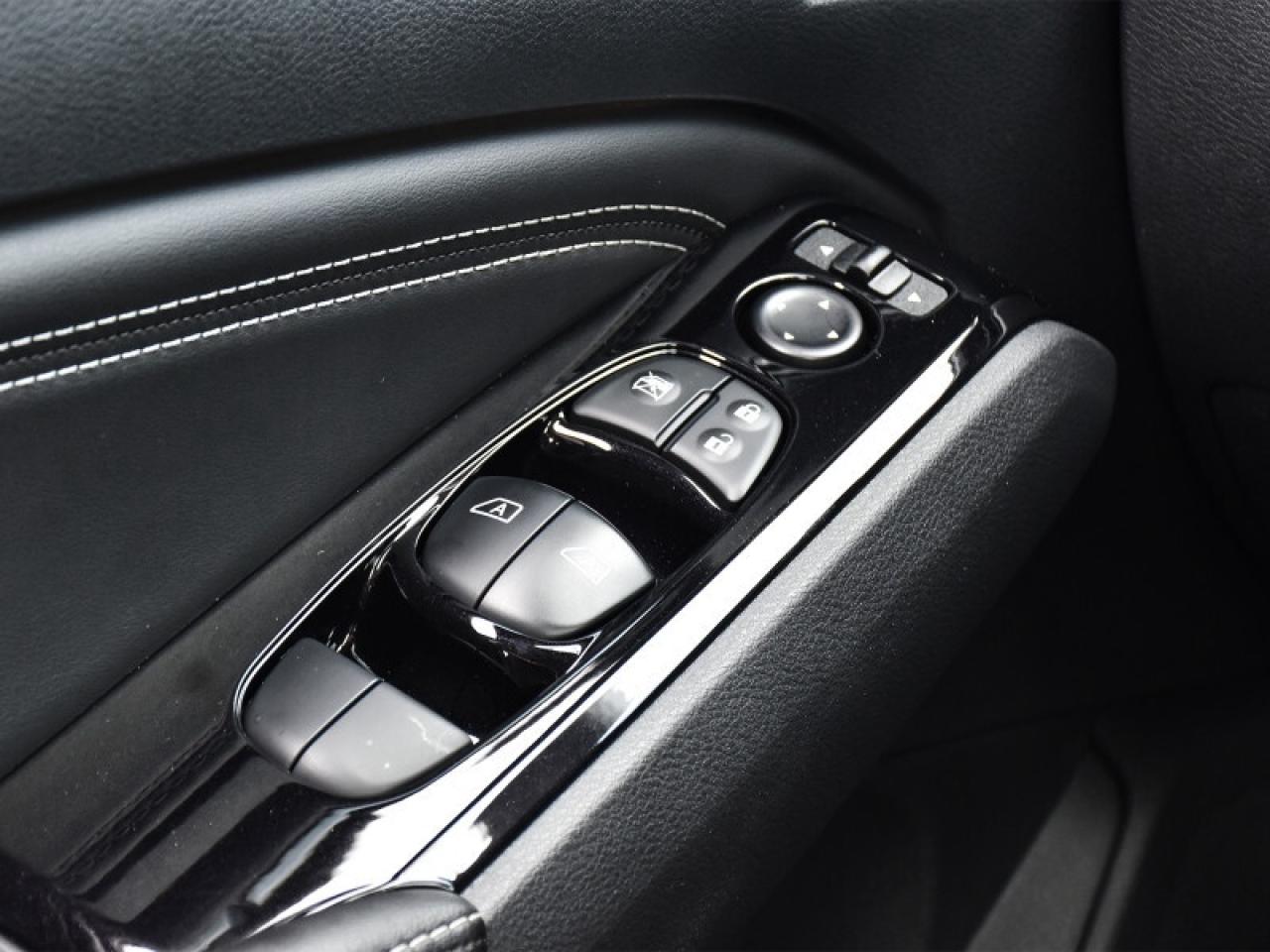 2022 Nissan Altima Platinum AWD-Leather  Navi  Roof  Fully Loaded Photo