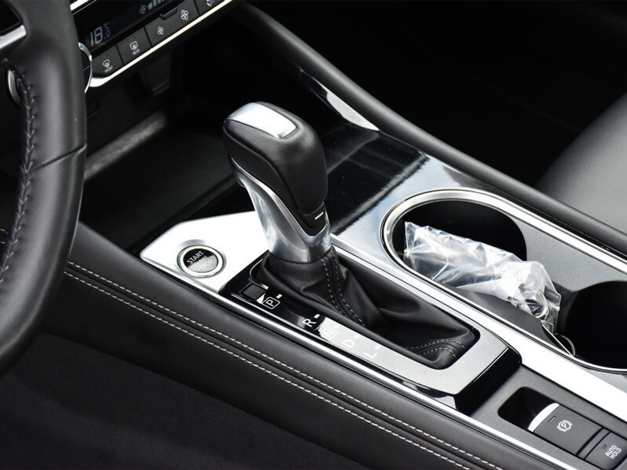 2022 Nissan Altima Platinum AWD-Leather  Navi  Roof  Fully Loaded Photo