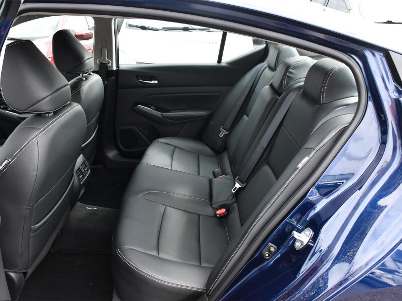 2022 Nissan Altima Platinum AWD-Leather  Navi  Roof  Fully Loaded Photo