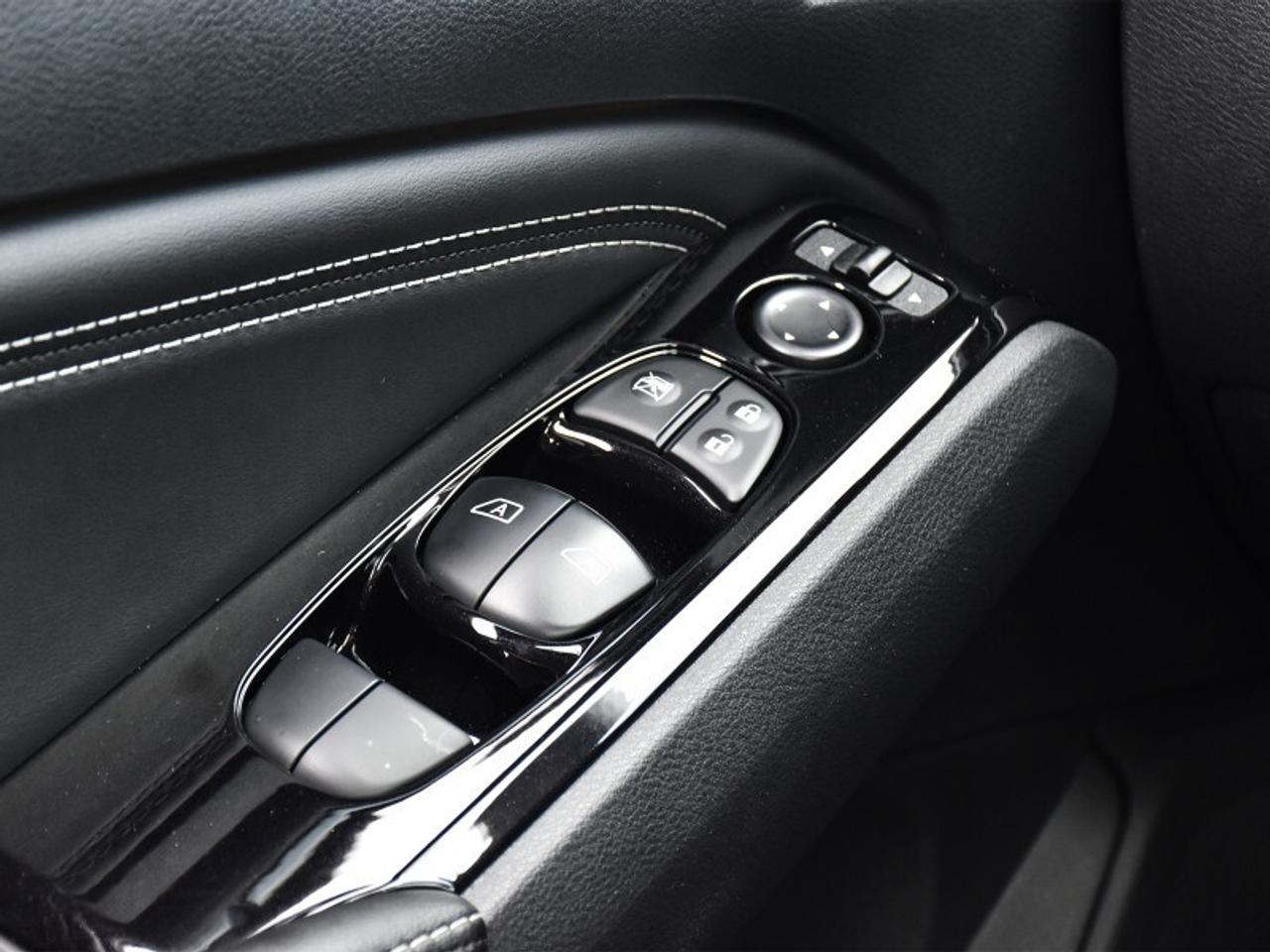 2022 Nissan Altima Platinum AWD-Leather  Navi  Roof  Fully Loaded Photo