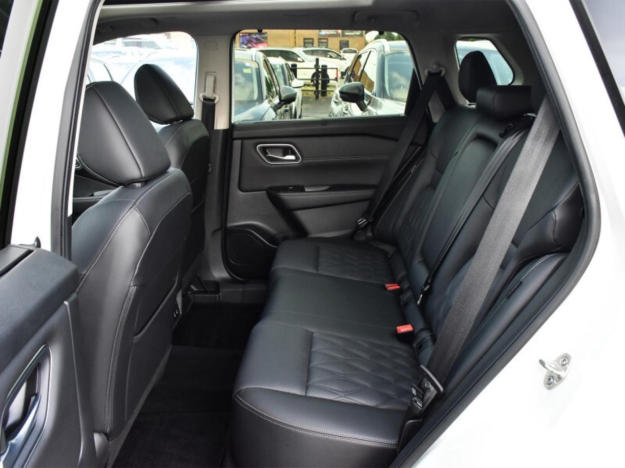 2024 Nissan Rogue Platinum AWD-Leather  Roof  Heads Up Display  Full Photo