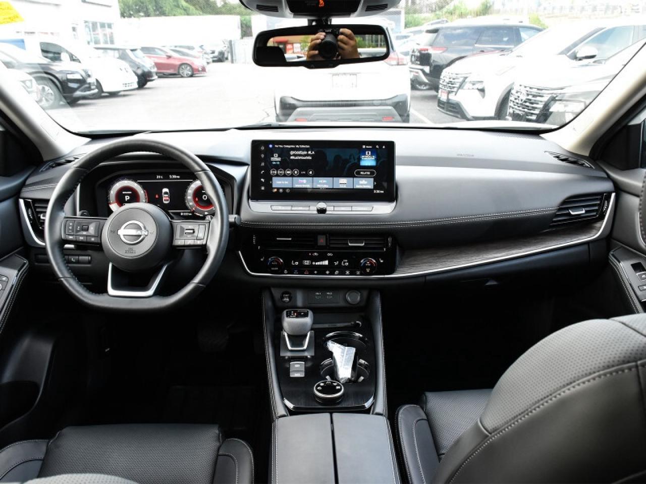 2024 Nissan Rogue Platinum AWD-Leather  Roof  Heads Up Display  Full Photo