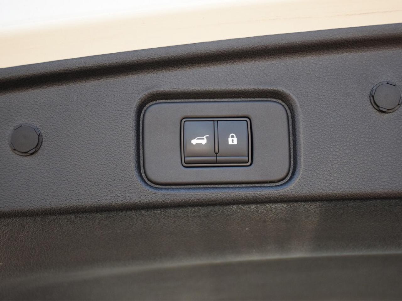 2024 Nissan Pathfinder Platinum AWD-Navi  Captain Chairs  Leather  heads Photo