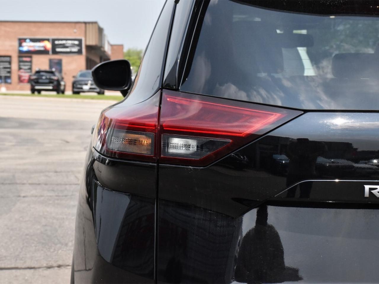 2025 Nissan Rogue Platinum AWD-Navi  Heads Up Display  Leather Photo