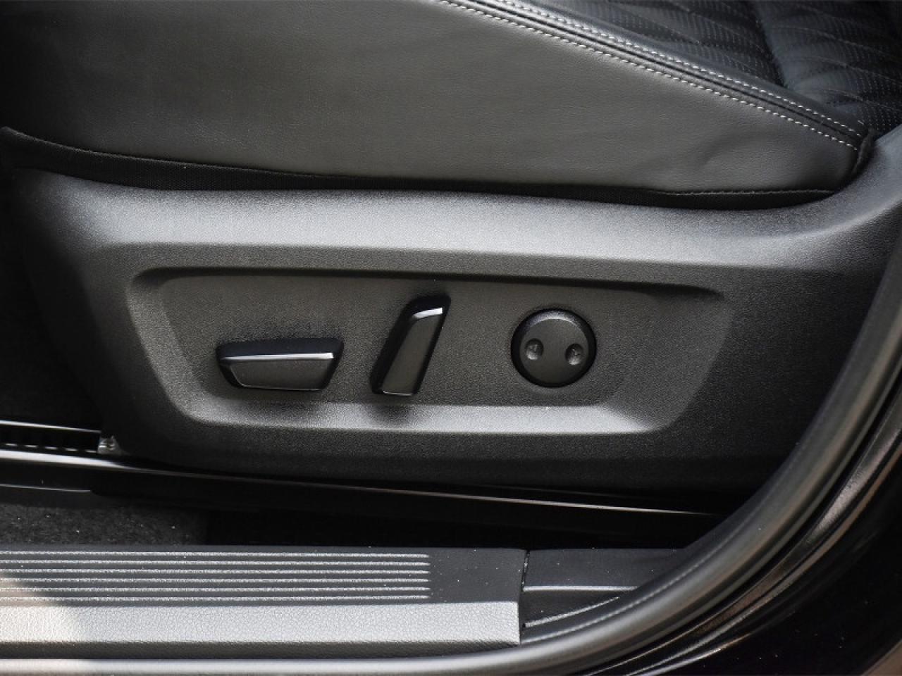 2025 Nissan Rogue Platinum AWD-Navi  Heads Up Display  Leather Photo