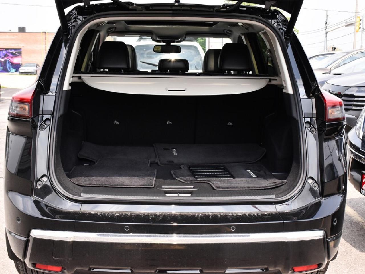 2025 Nissan Rogue Platinum AWD-Navi  Heads Up Display  Leather Photo