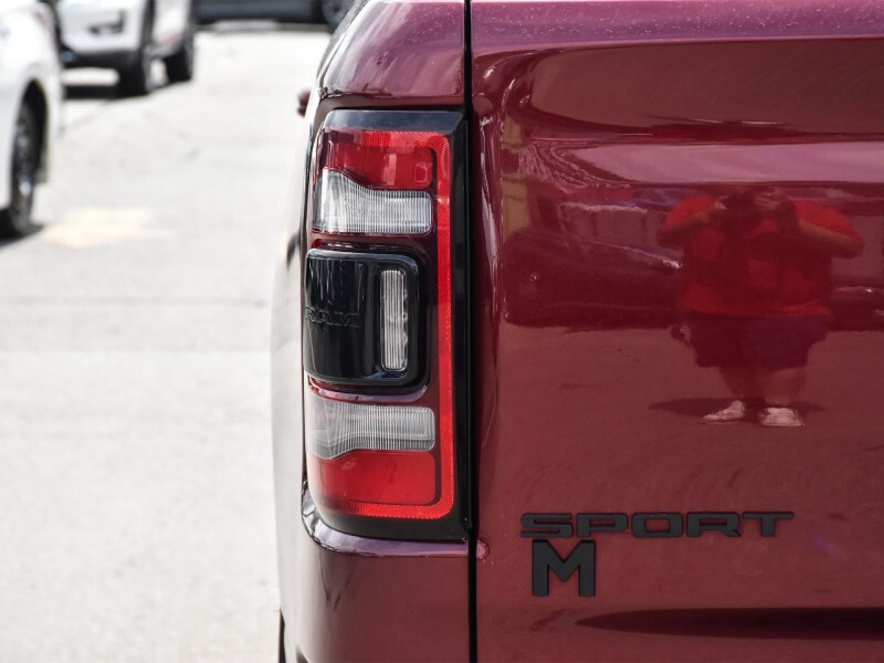 2019 RAM 1500 Sport 4WD-Leather  Panoroof   Nav   CarPlay   Andr Photo