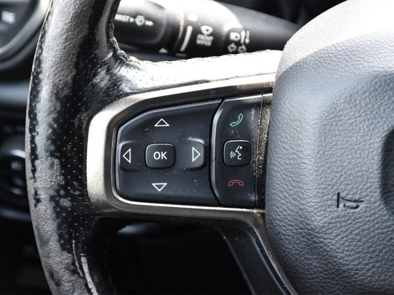 2019 RAM 1500 Sport 4WD-Leather  Panoroof   Nav   CarPlay   Andr Photo