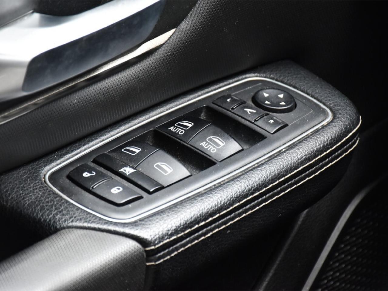 2019 RAM 1500 Sport 4WD-Leather  Panoroof   Nav   CarPlay   Andr Photo