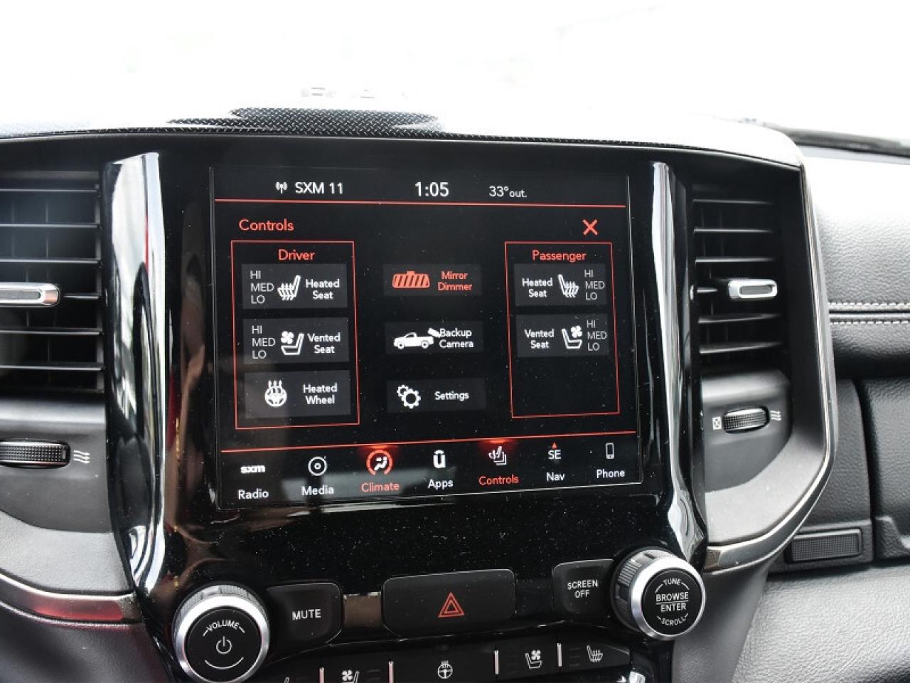 2019 RAM 1500 Sport 4WD-Leather  Panoroof   Nav   CarPlay   Andr Photo