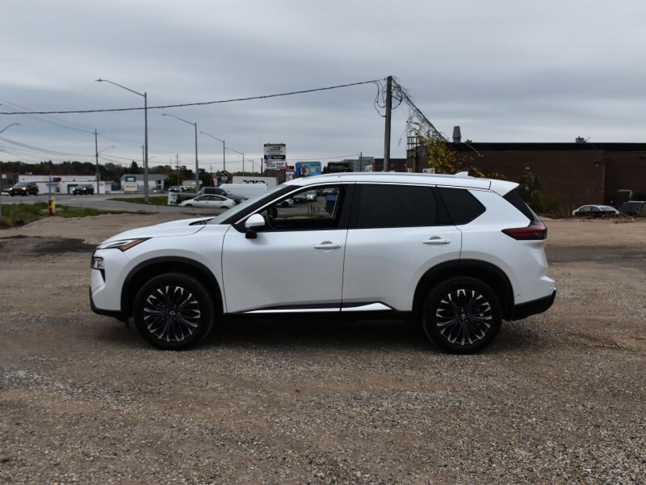 2024 Nissan Rogue Platinum AWD-Leather   Roof   Heads Up Display   3 Photo