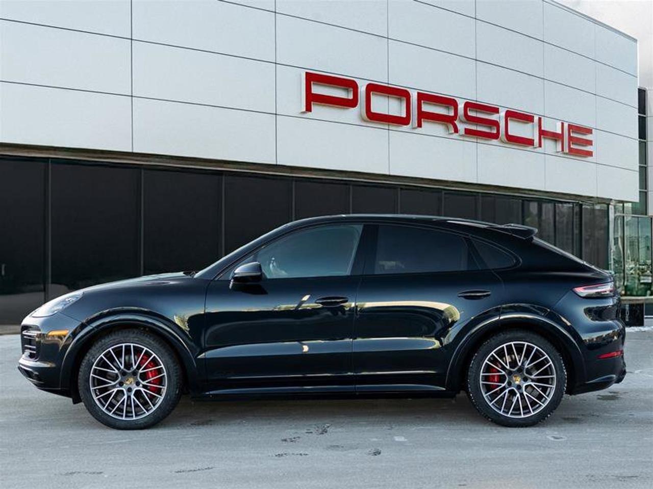 2023 Porsche Cayenne GTS Blue Photo2