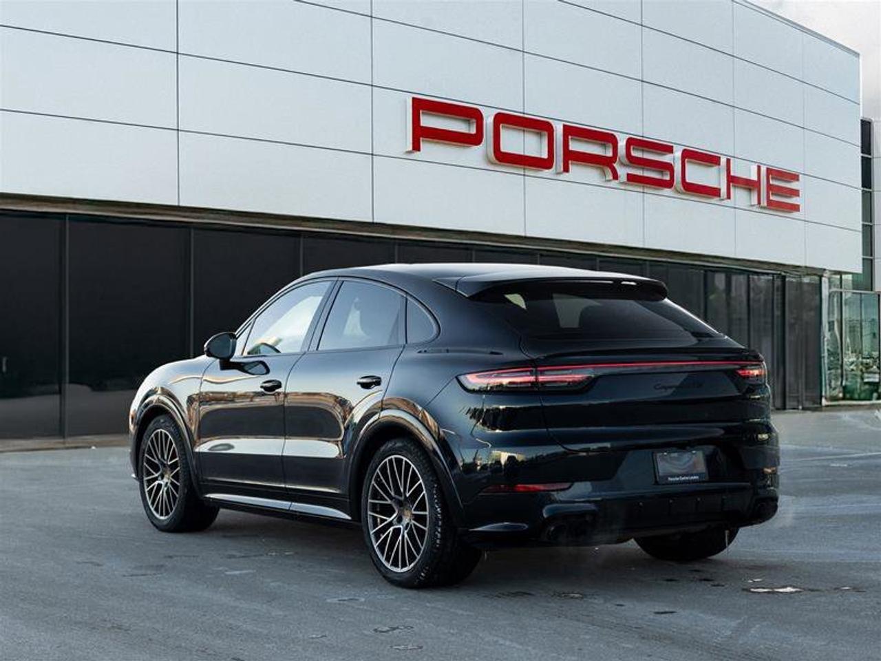 2023 Porsche Cayenne GTS Blue Photo