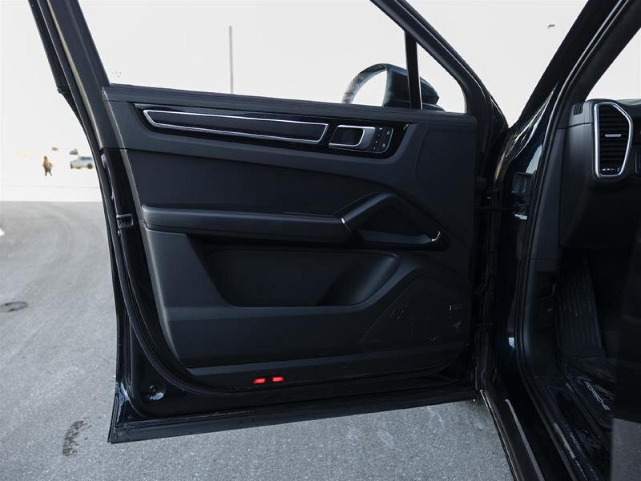 2023 Porsche Cayenne GTS Blue Photo