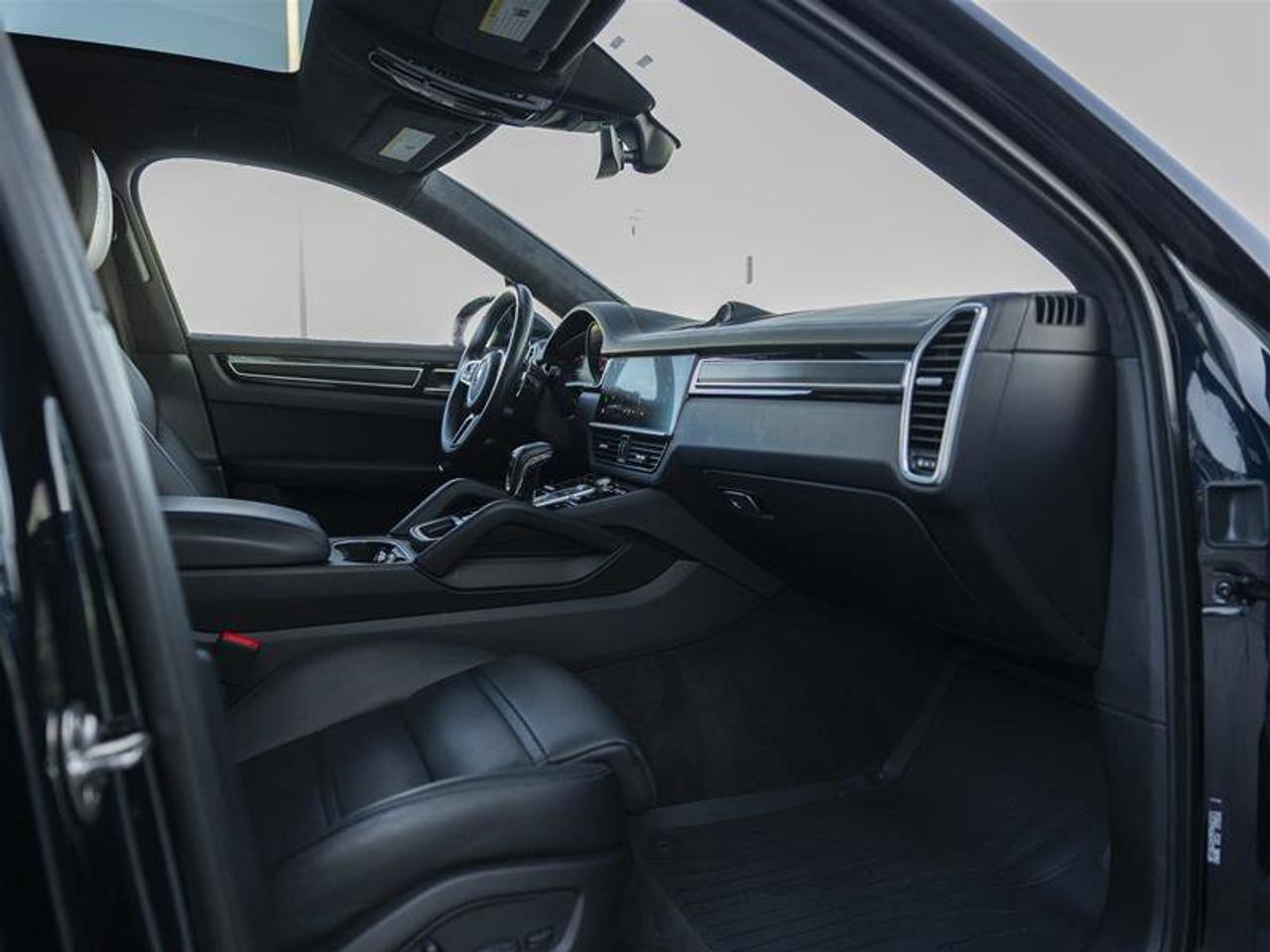 2023 Porsche Cayenne GTS Blue Photo