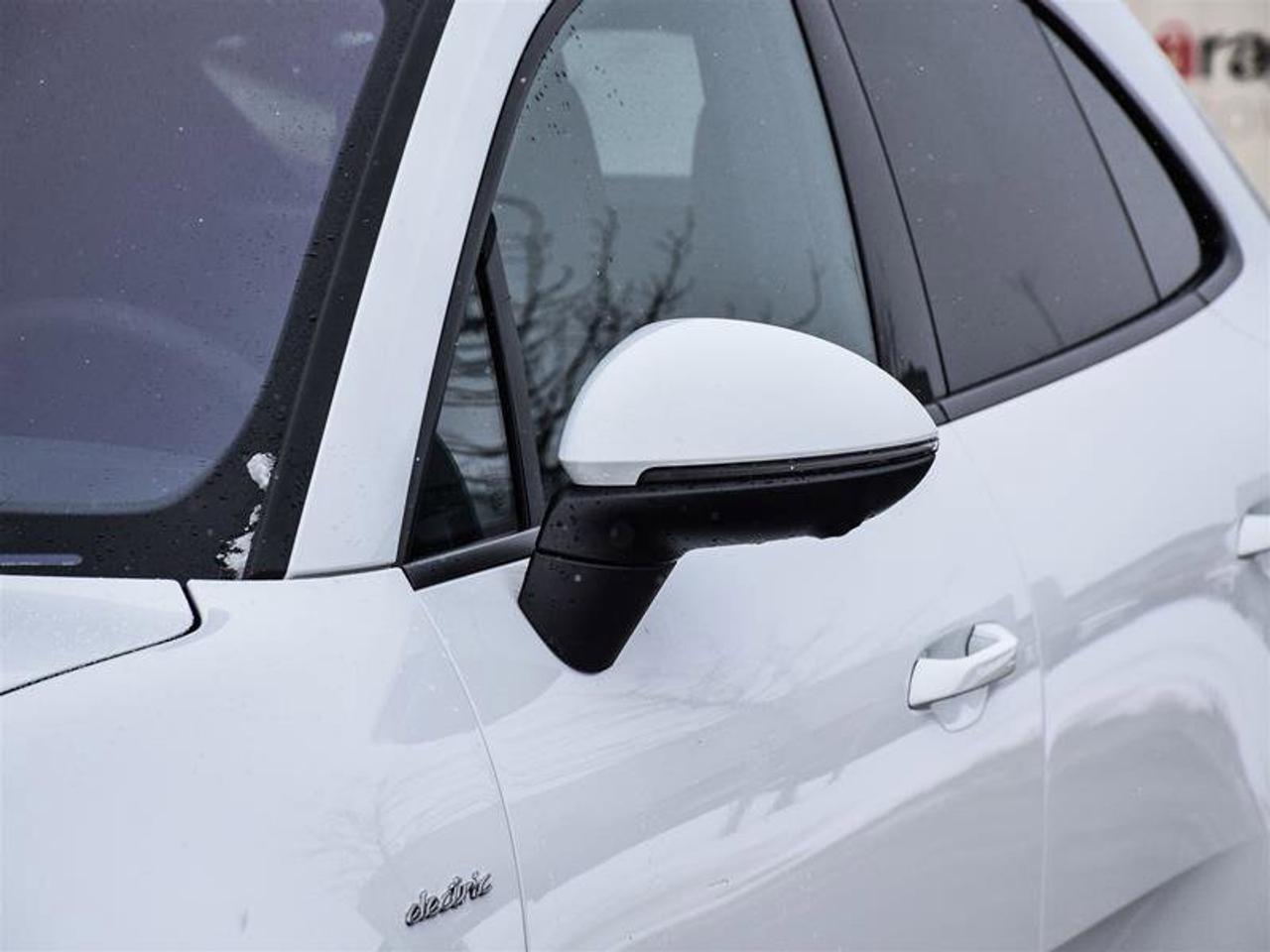 2025 Porsche Macan Electric White Photo