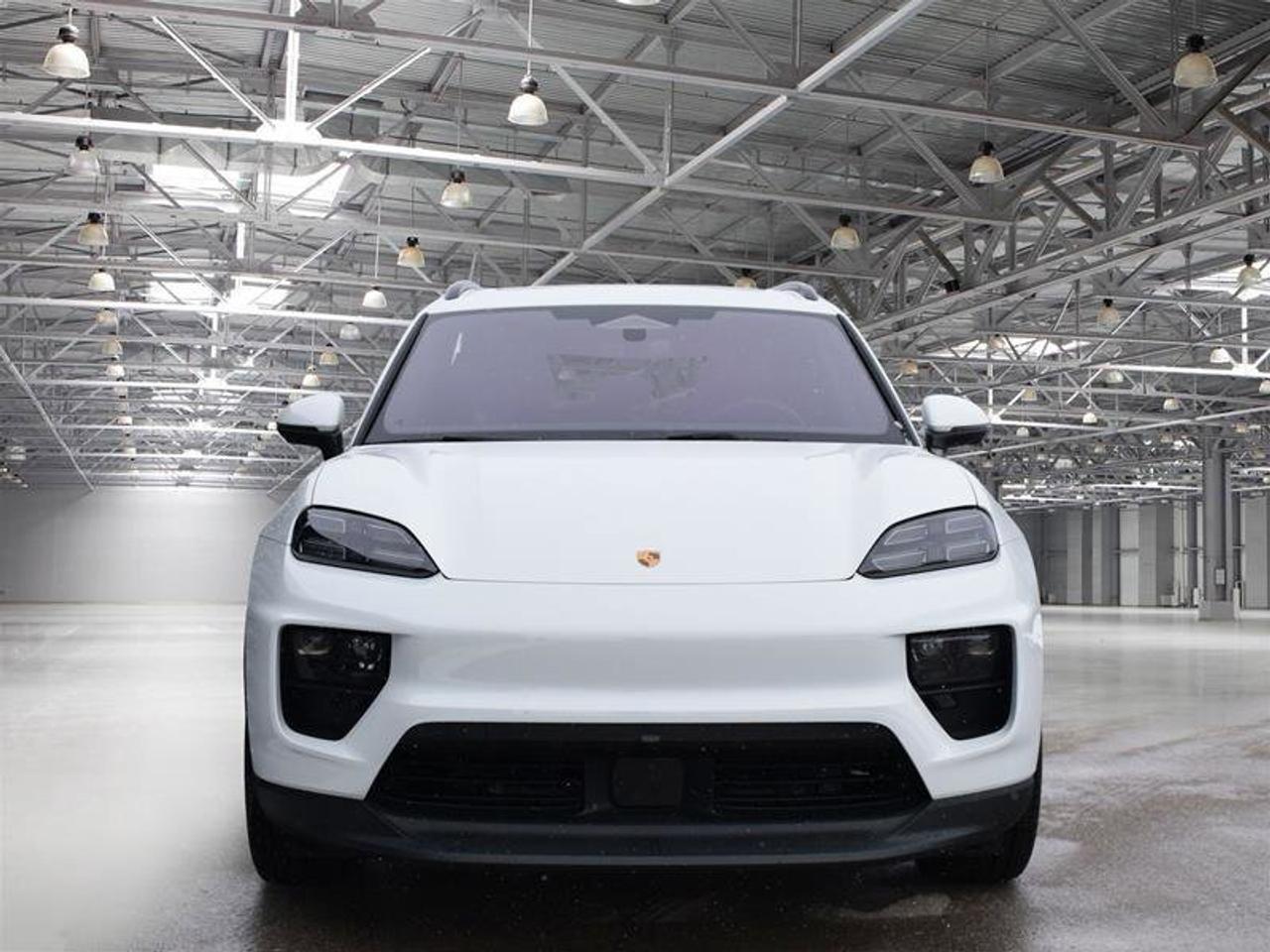 2025 Porsche Macan Electric White Photo3