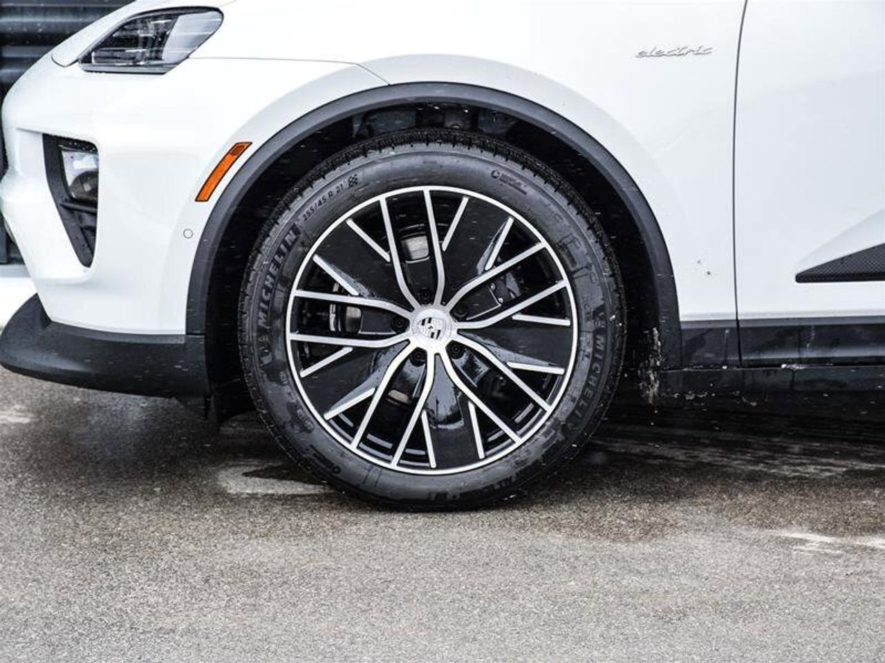 2025 Porsche Macan Electric White Photo