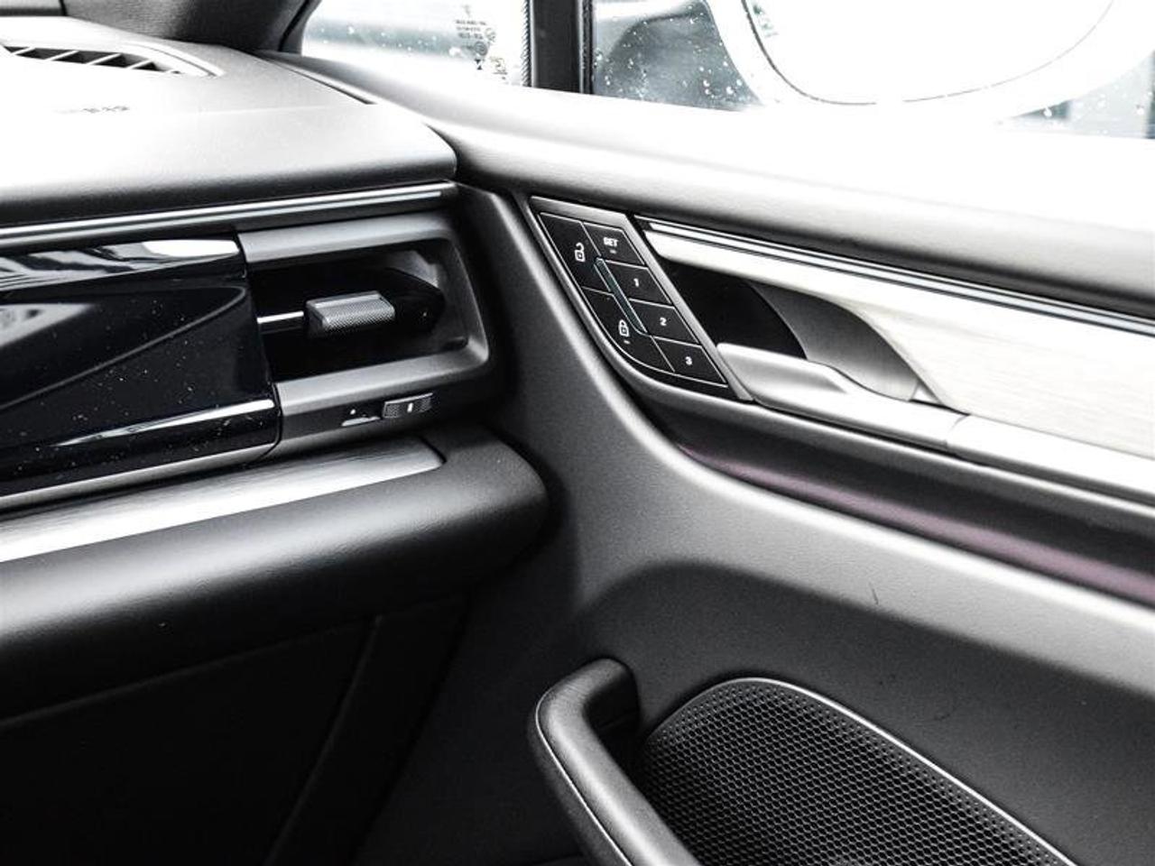 2025 Porsche Macan Electric White Photo