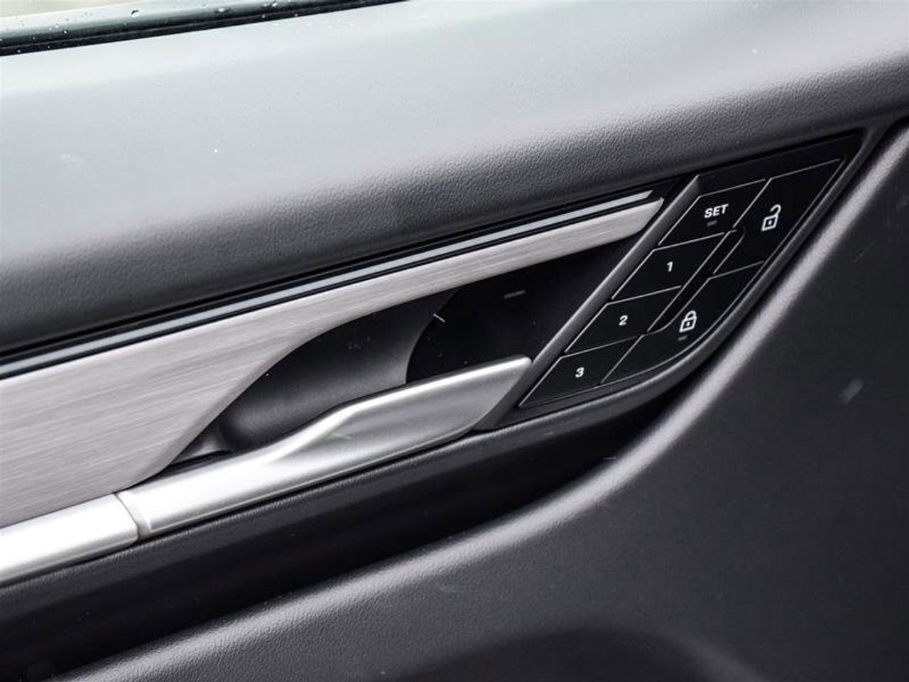 2025 Porsche Macan Electric White Photo