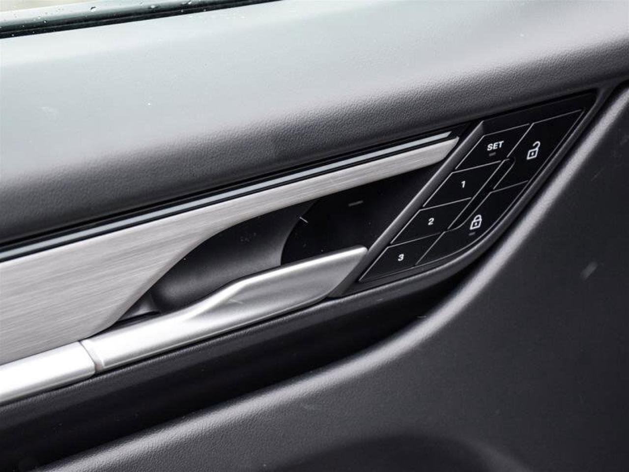 2025 Porsche Macan Electric White Photo