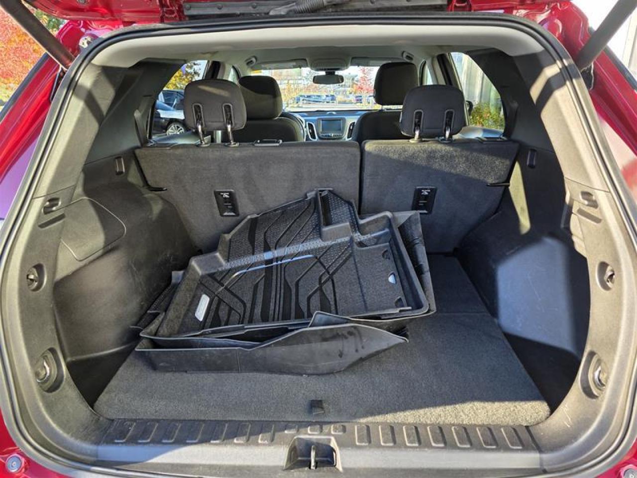 2018 Chevrolet Equinox AWD LT Photo