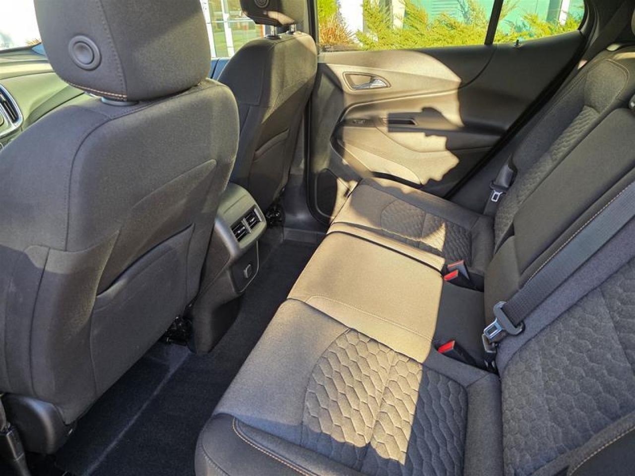 2018 Chevrolet Equinox AWD LT Photo