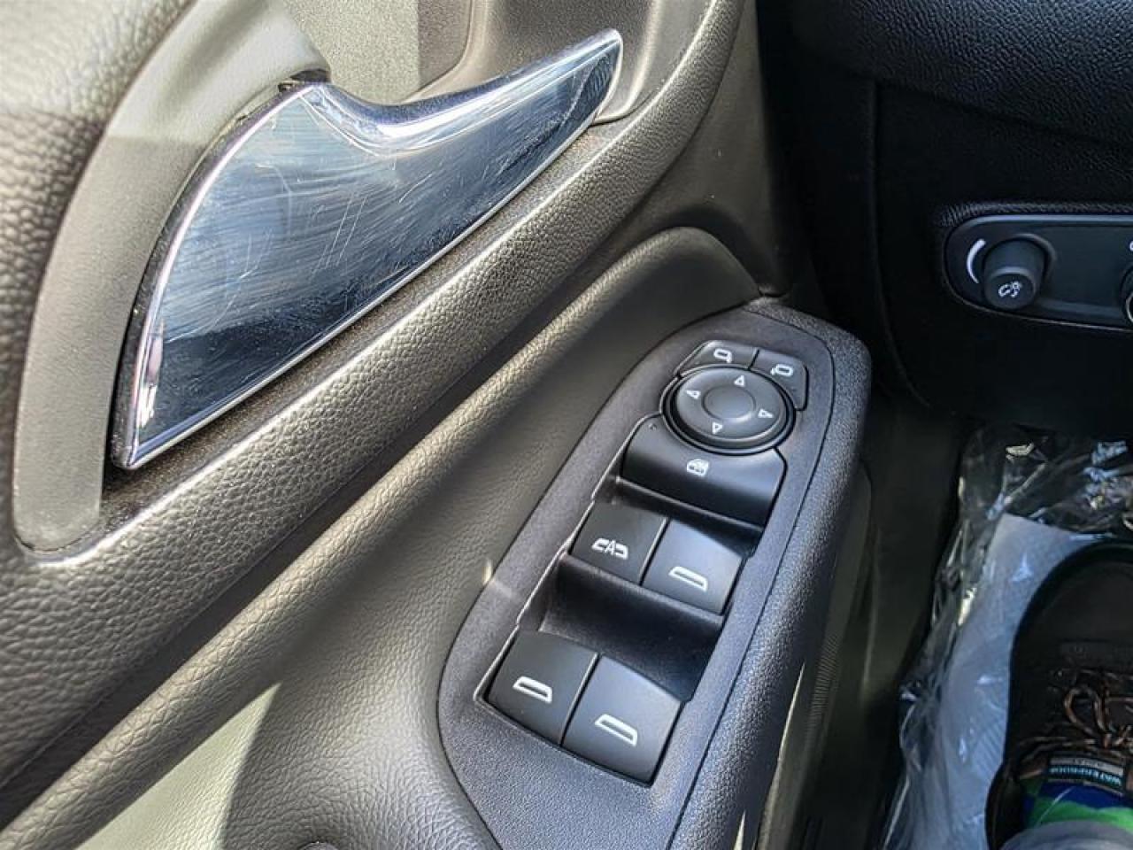 2018 Chevrolet Equinox AWD LT Photo