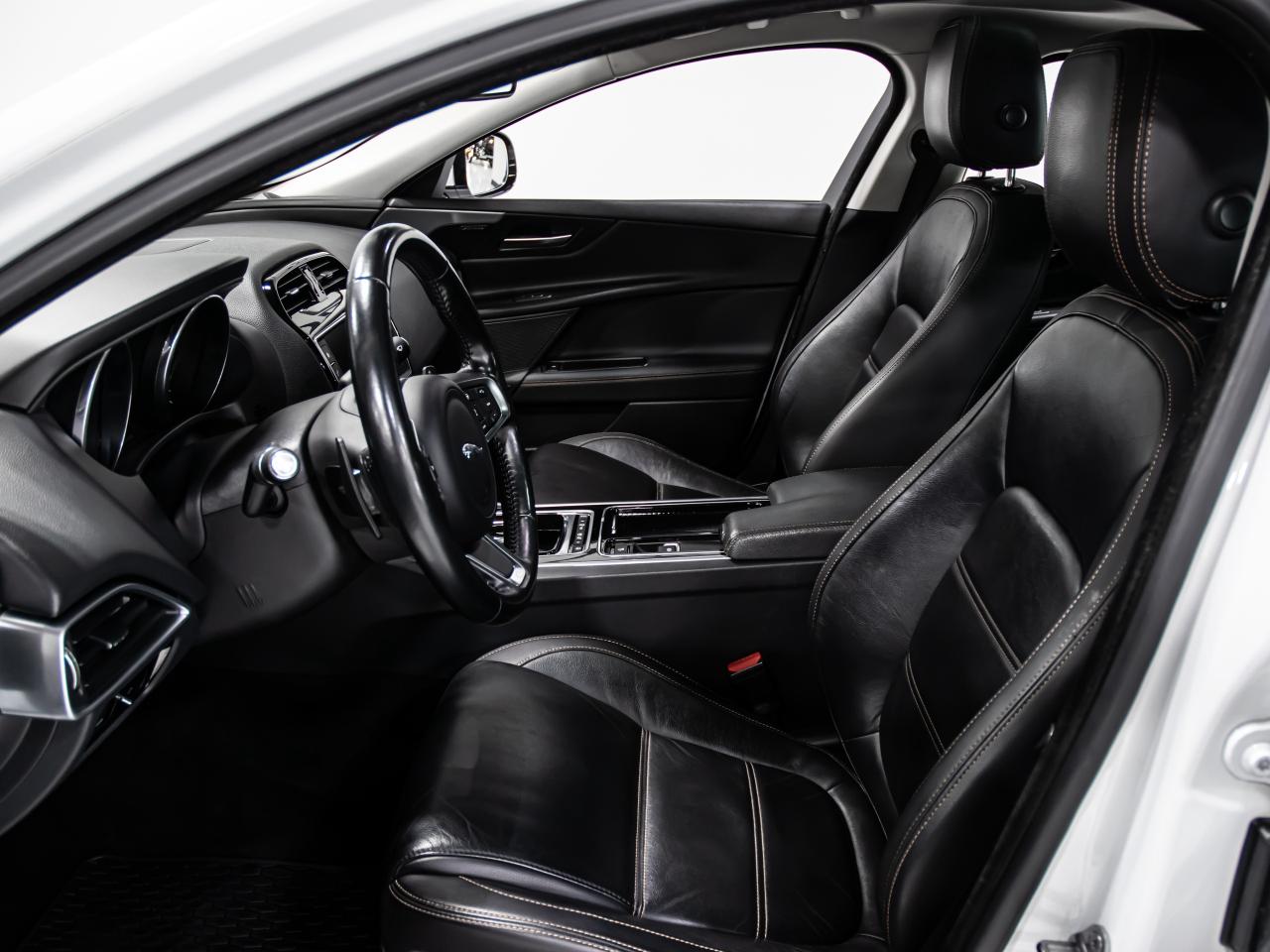 2018 Jaguar XE 25t AWD PRESTIGE NAVIGATION REAR CAMERA SUNROOF Photo