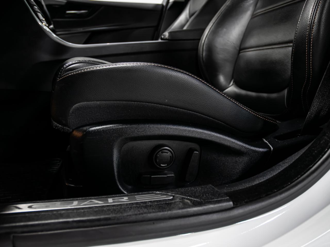 2018 Jaguar XE 25t AWD PRESTIGE NAVIGATION REAR CAMERA SUNROOF Photo