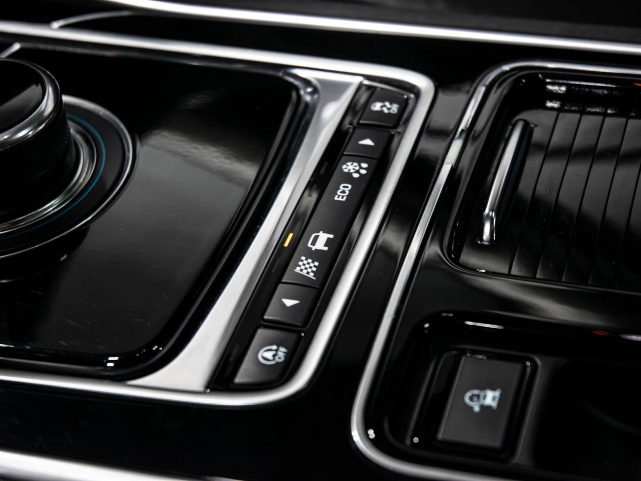 2018 Jaguar XE 25t AWD PRESTIGE NAVIGATION REAR CAMERA SUNROOF Photo