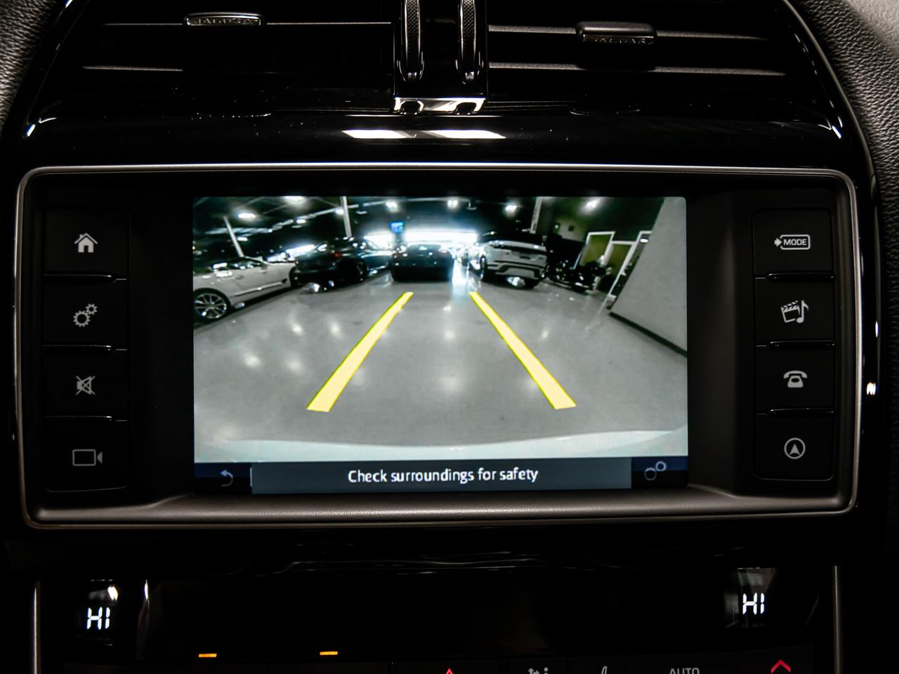 2018 Jaguar XE 25t AWD PRESTIGE NAVIGATION REAR CAMERA SUNROOF Photo