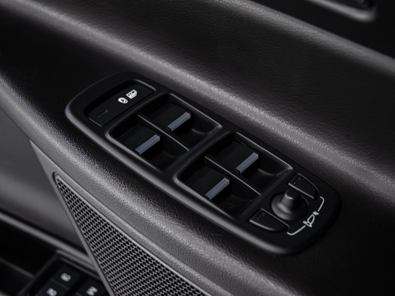 2018 Jaguar XE 25t AWD PRESTIGE NAVIGATION REAR CAMERA SUNROOF Photo