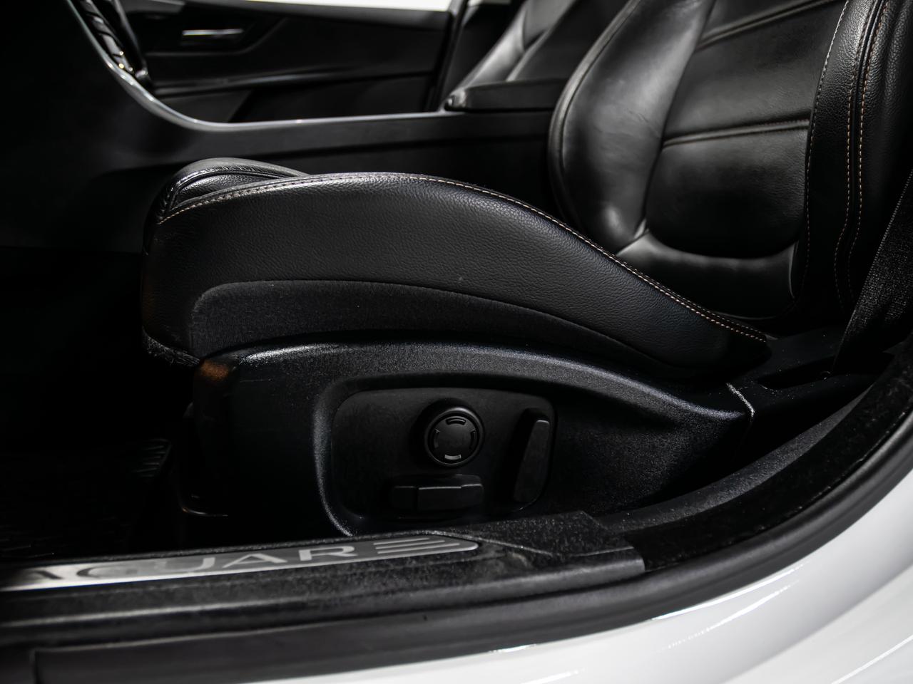 2018 Jaguar XE 25t AWD PRESTIGE NAVIGATION REAR CAMERA SUNROOF Photo