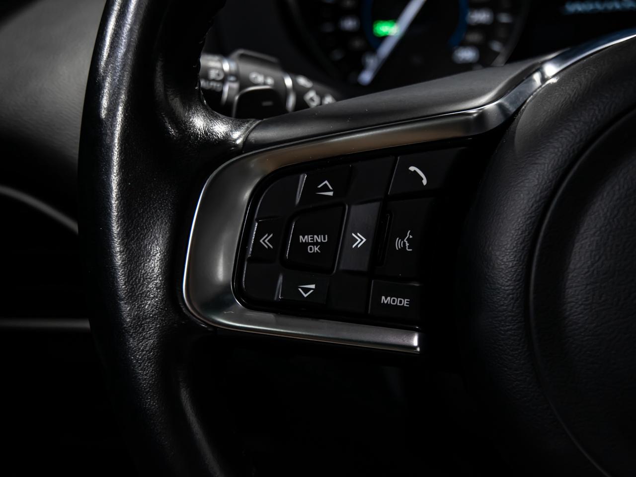 2018 Jaguar XE 25t AWD PRESTIGE NAVIGATION REAR CAMERA SUNROOF Photo