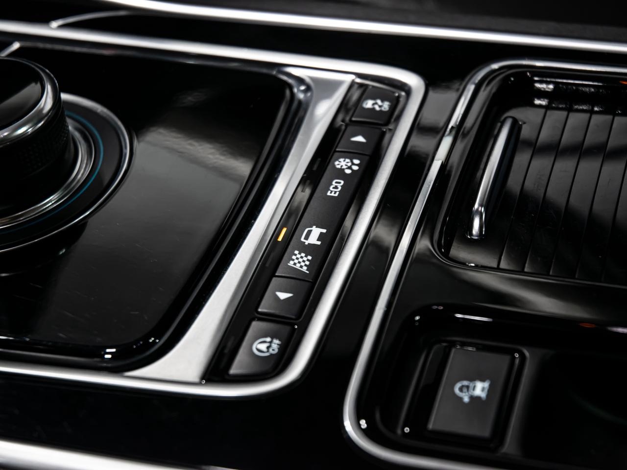 2018 Jaguar XE 25t AWD PRESTIGE NAVIGATION REAR CAMERA SUNROOF Photo