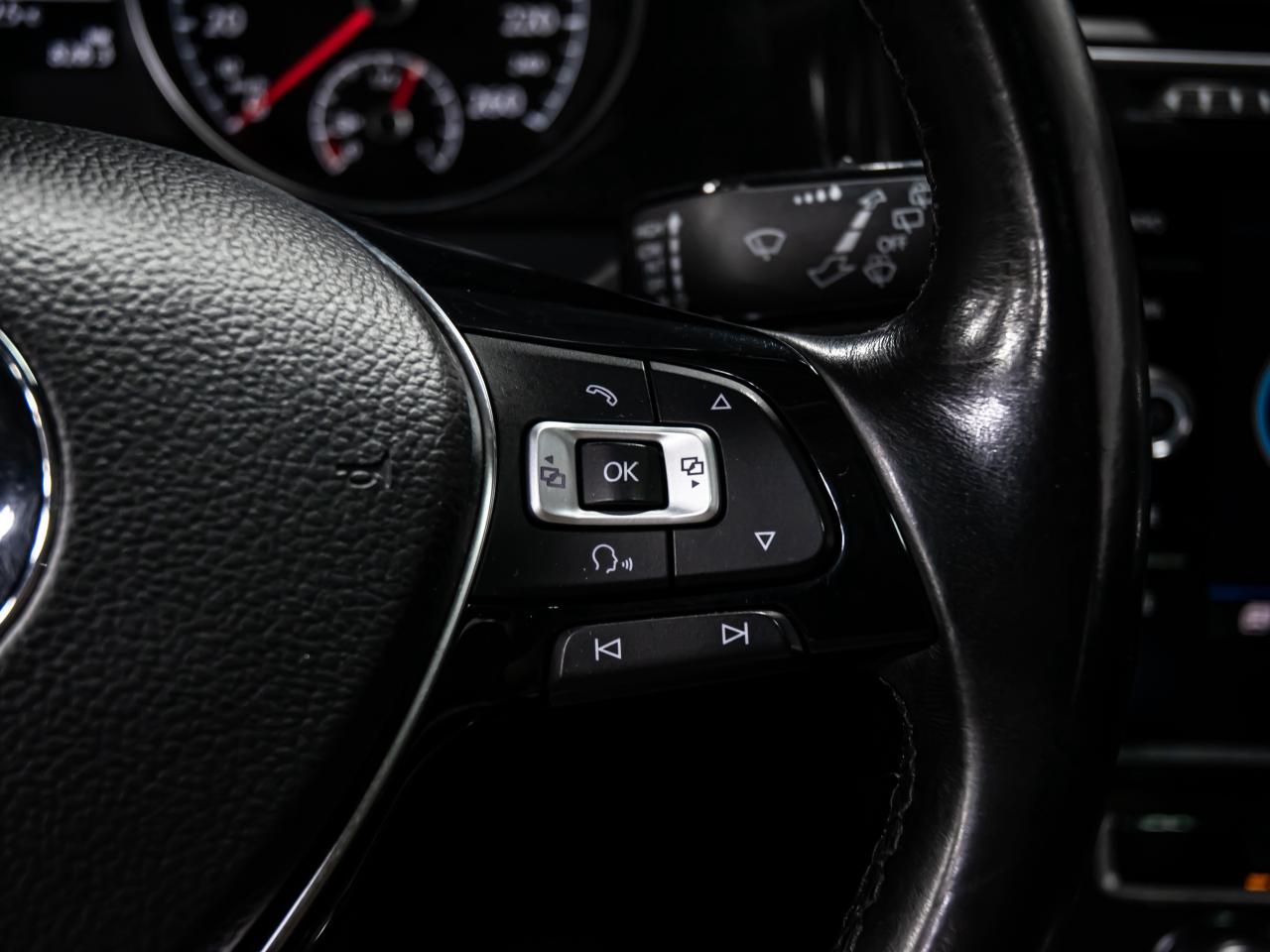 2018 Volkswagen Golf HIGHLINE CARPLAY REAR VIEW CAMERA CARPLAY Photo