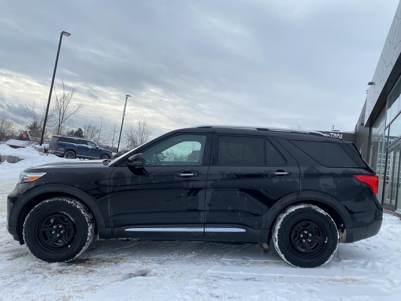 2020 Ford Explorer Platinum 4WD Photo
