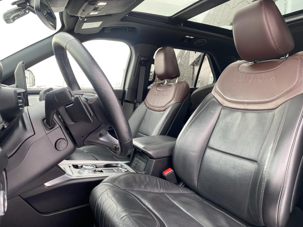 2020 Ford Explorer Platinum 4WD Photo