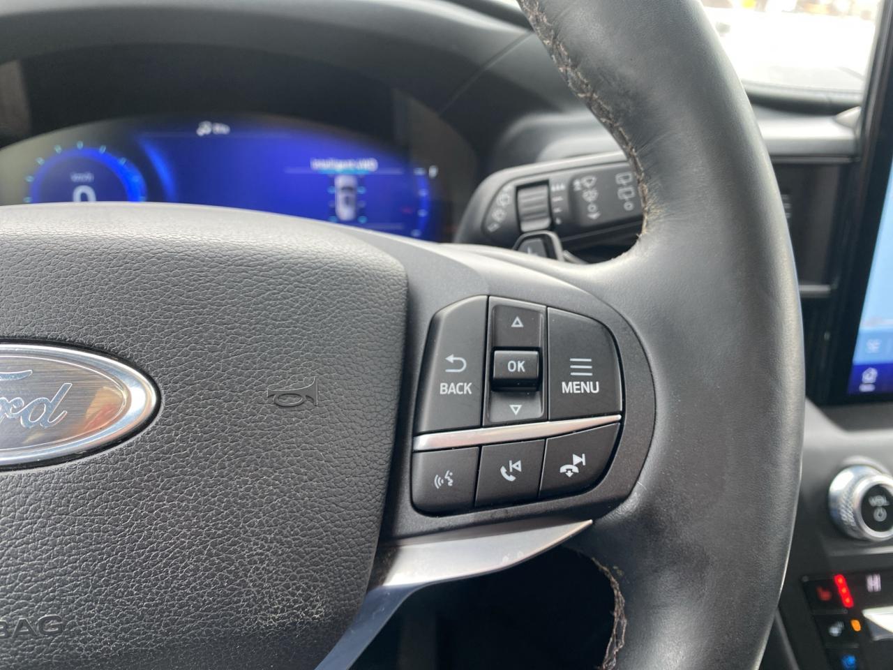 2020 Ford Explorer Platinum 4WD Photo