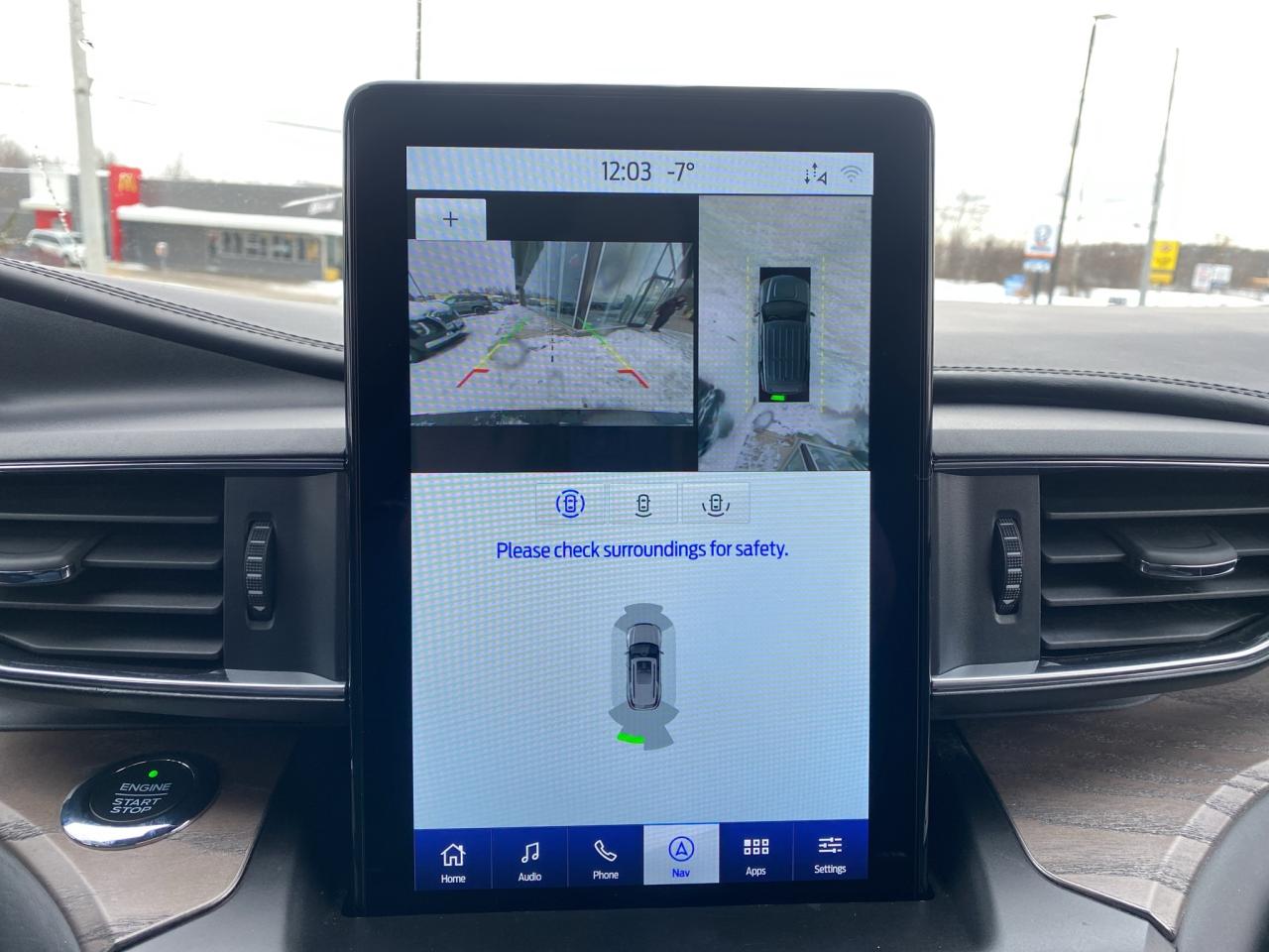 2020 Ford Explorer Platinum 4WD Photo