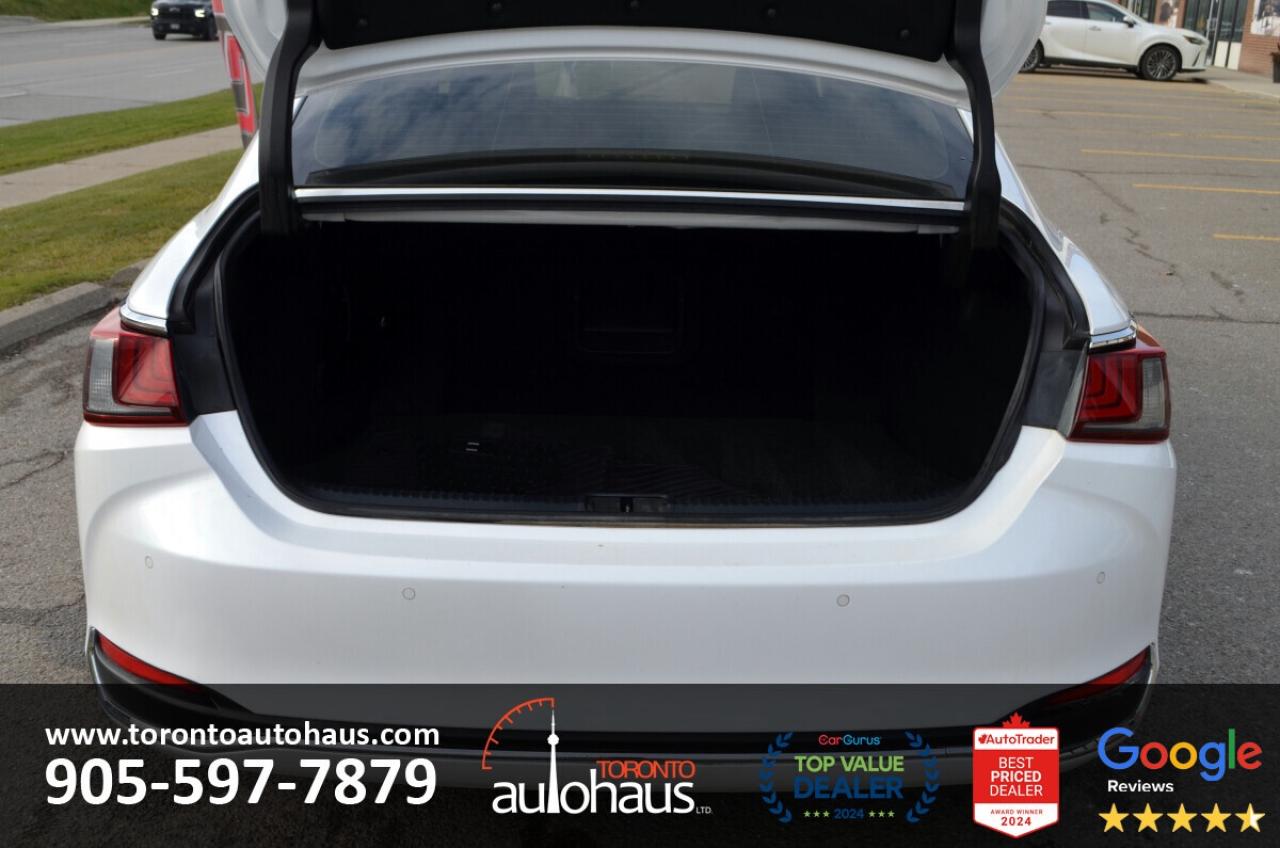 2019 Lexus ES 300h Ultra Luxury Package Photo